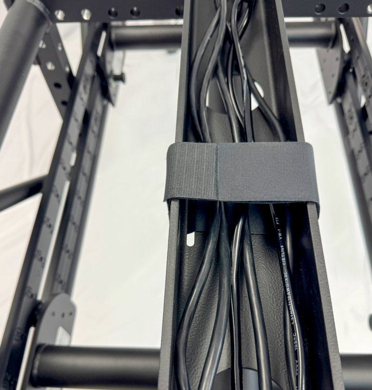 Tomcat Tura Cable Management System with Cable